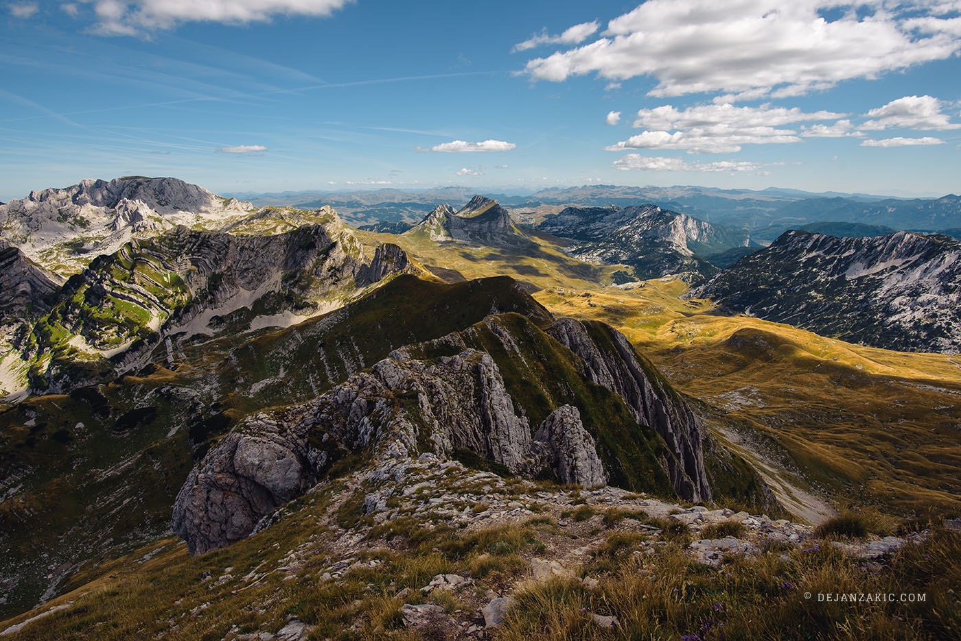 Photograph of mountains by Dejan Zakić