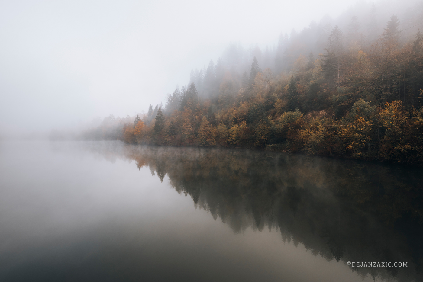 Photograph of water by Dejan Zakić