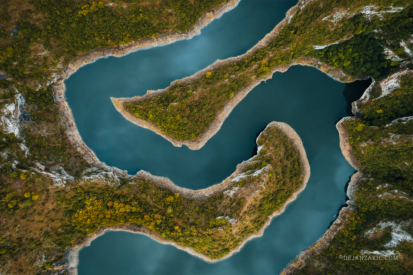 Photograph of water by Dejan Zakić